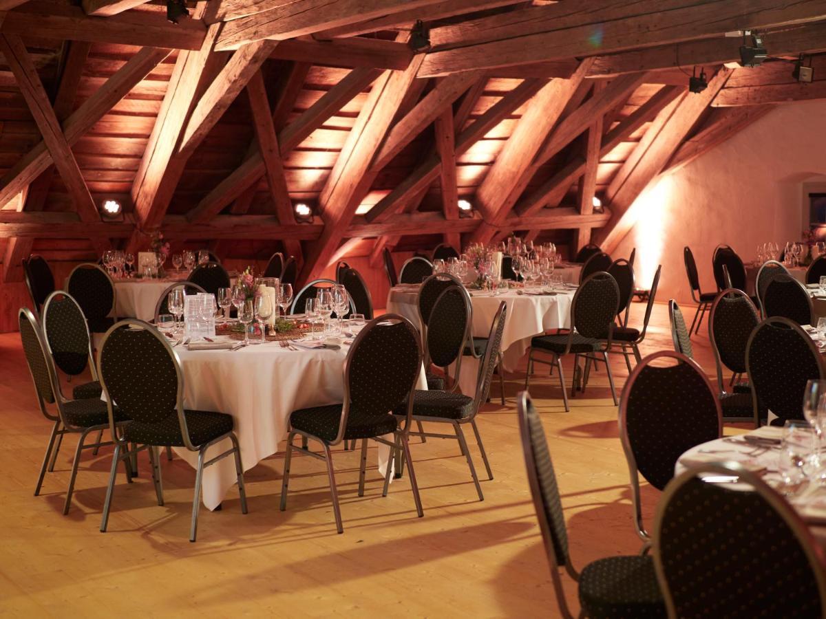 Auberge De Bellelay Restaurant Chez Aron Balde Buitenkant foto