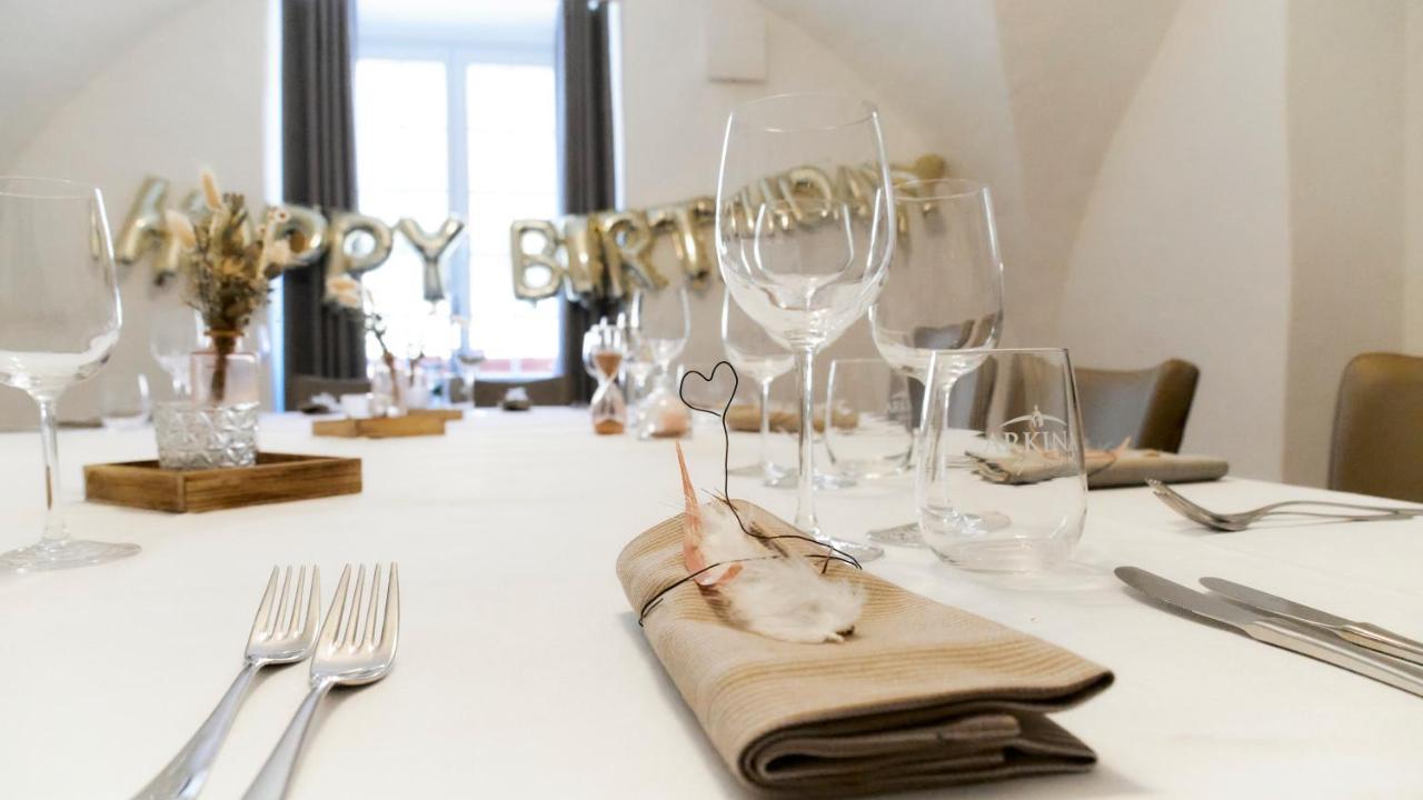 Auberge De Bellelay Restaurant Chez Aron Balde Buitenkant foto