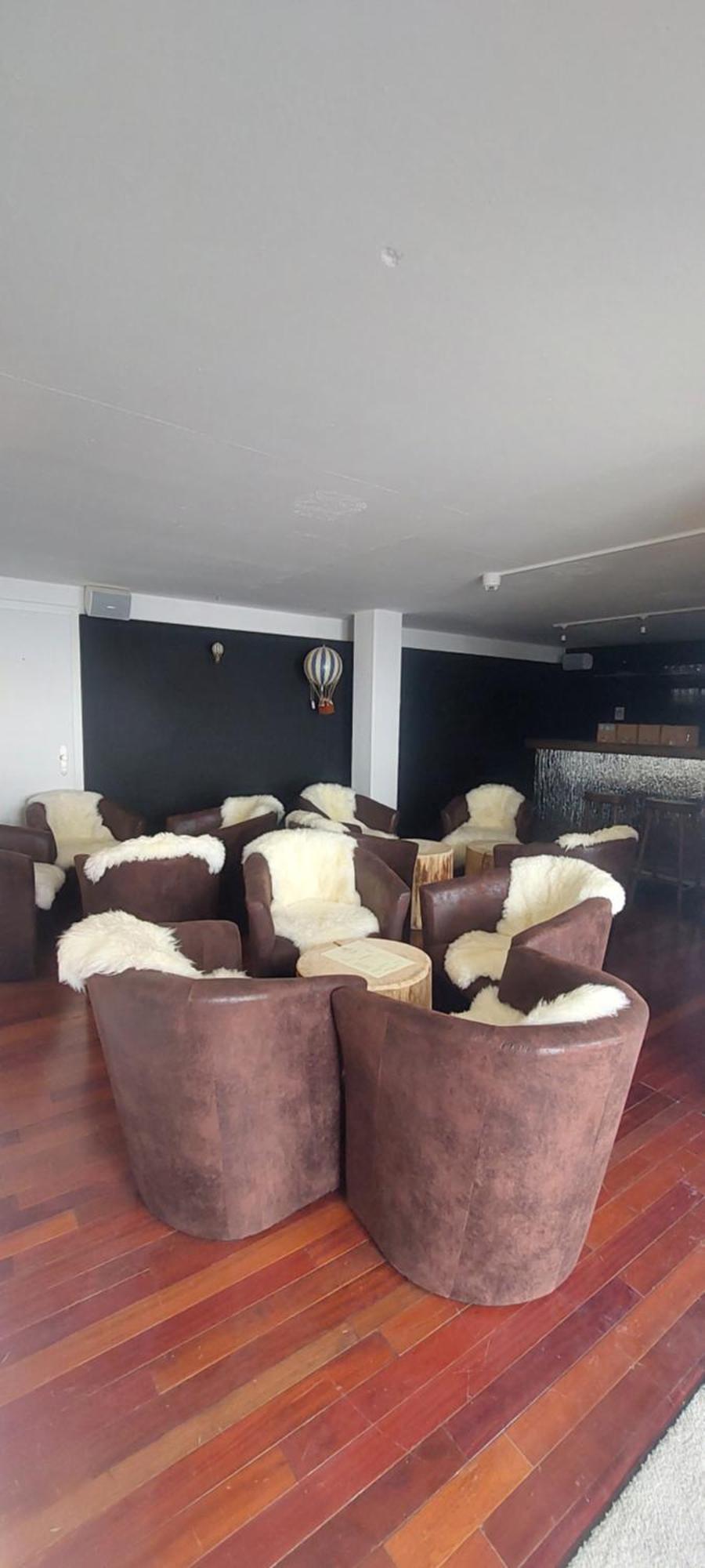 Auberge De Bellelay Restaurant Chez Aron Balde Buitenkant foto